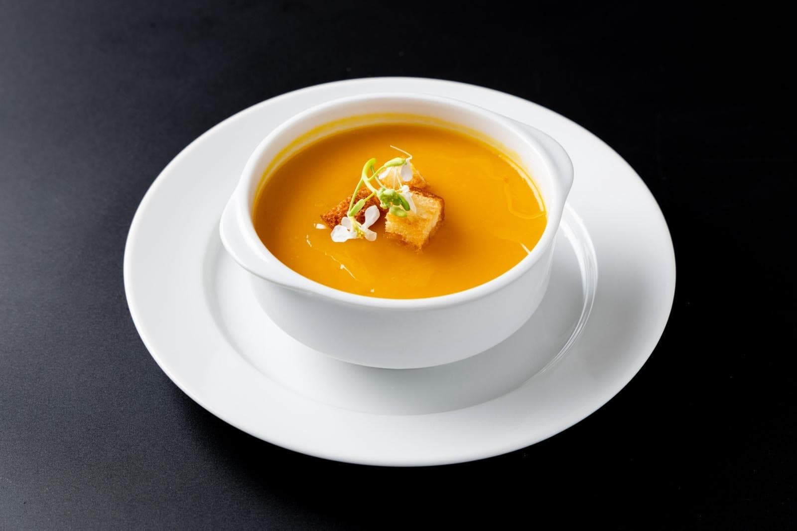 KOLOMBA HIROSHIMAの料理
